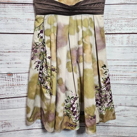 Floreat embroidered pleated dress - Picture 11 of 15